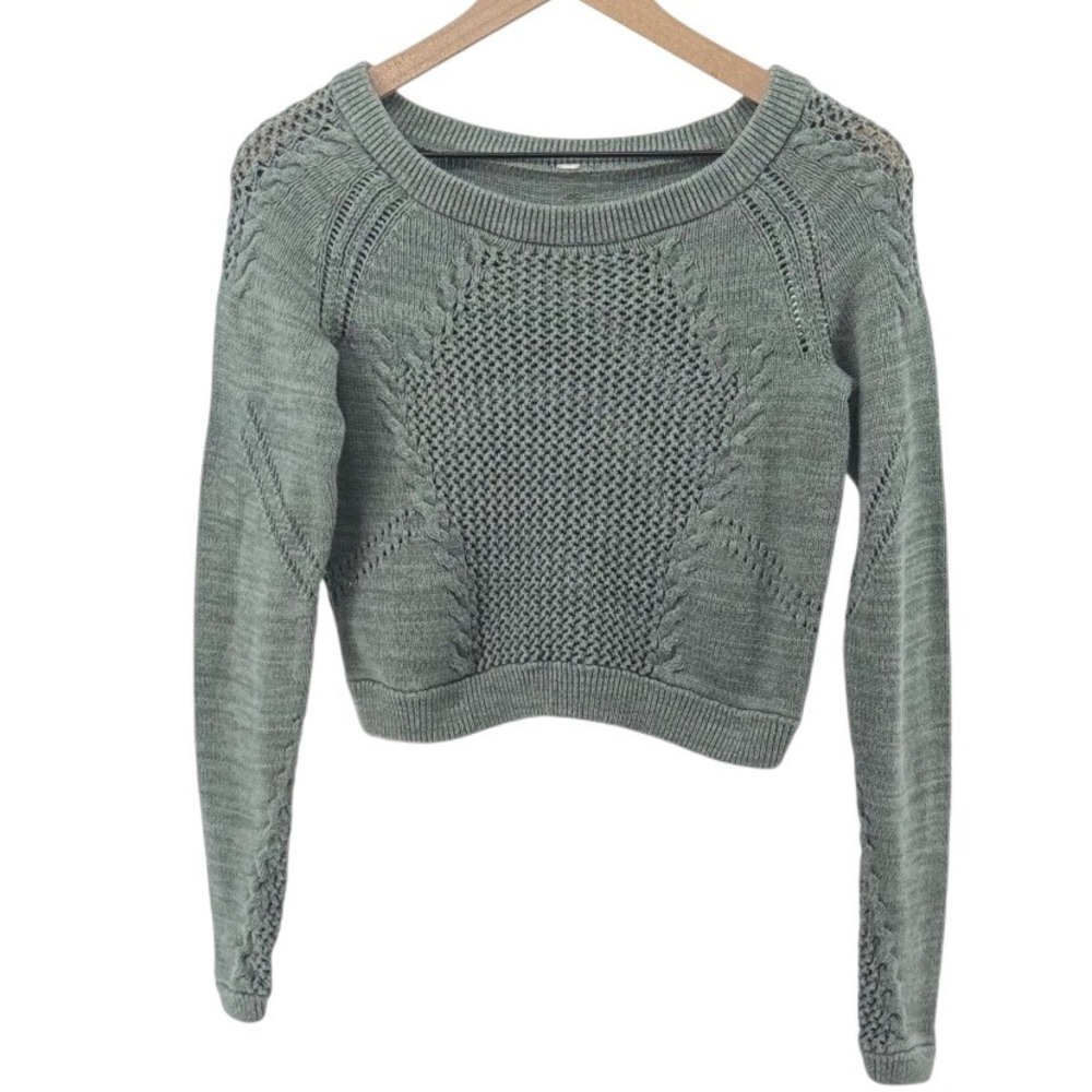 Lululemon Be Present Pullover‎ Sweater 4
Deep Shore Green Cropped Cable Knit